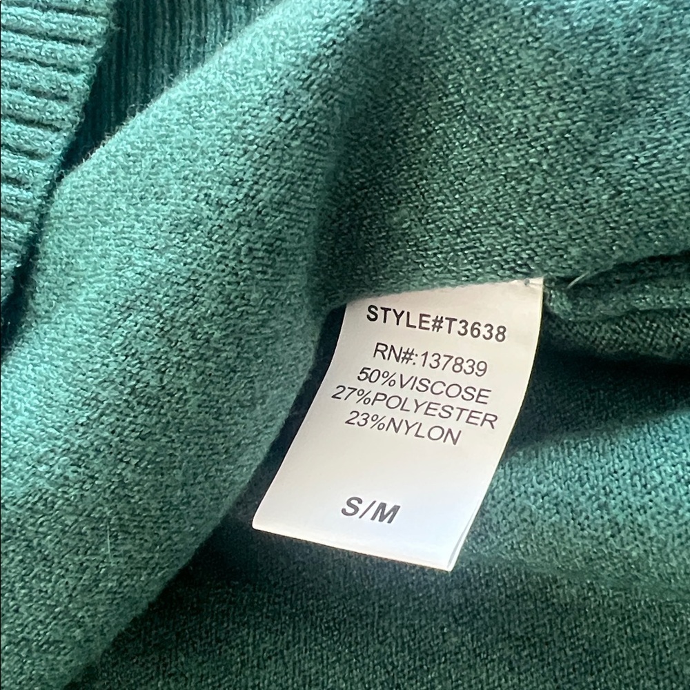 Dreamers by Debut (Versona) green sweater sz s/m new - Picture 3 of 5